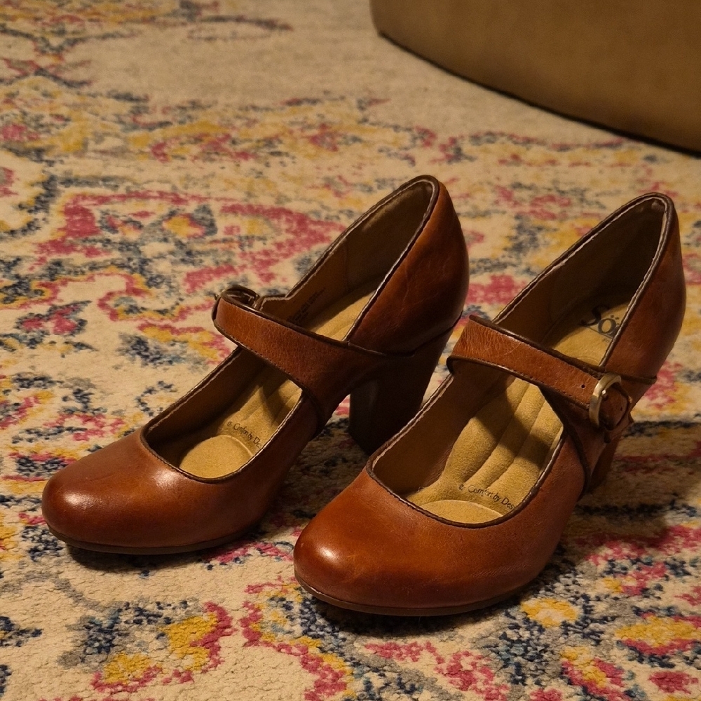 Sofft Brand Camel Mary Jane Heels - Picture 3 of 6